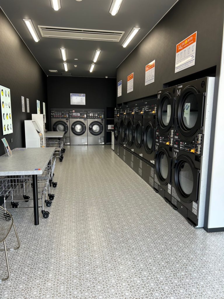 Spin Laundry Lab アクロスプラザ富士宮店店内