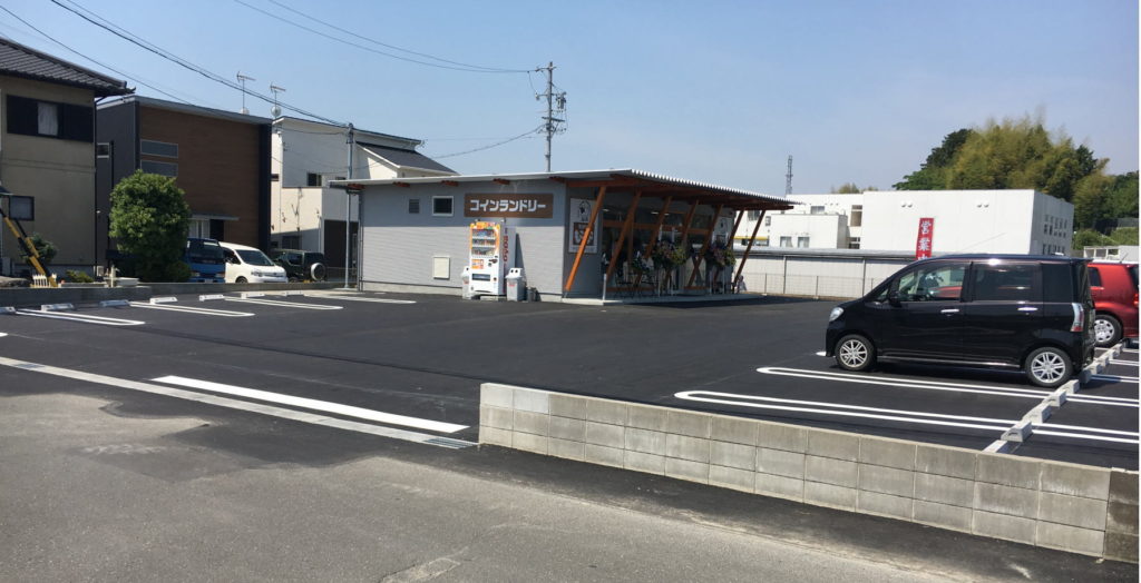 コインランドリーもこもこ 駐車場