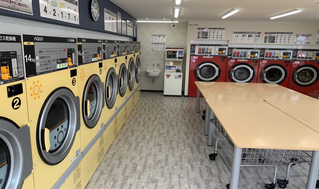 COIN LAUNDRY SKYBLUE 店内