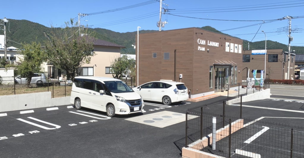 COIN LAUNDRY  PLUM　駐車場
